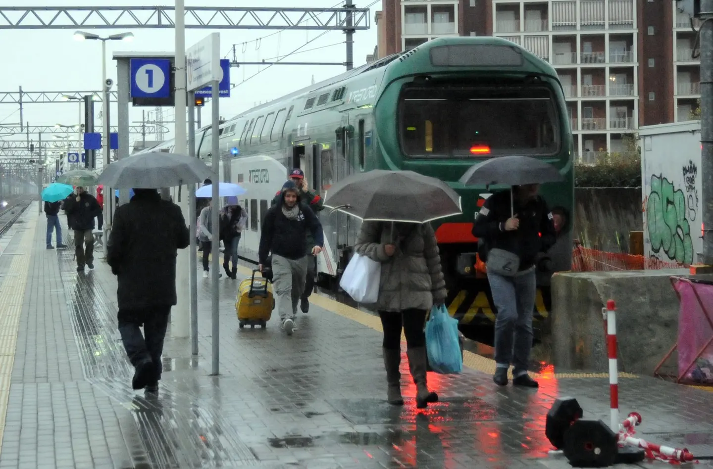 Ferrovie, 55 milioni per il restyling di 18 stazioni nel Milanese