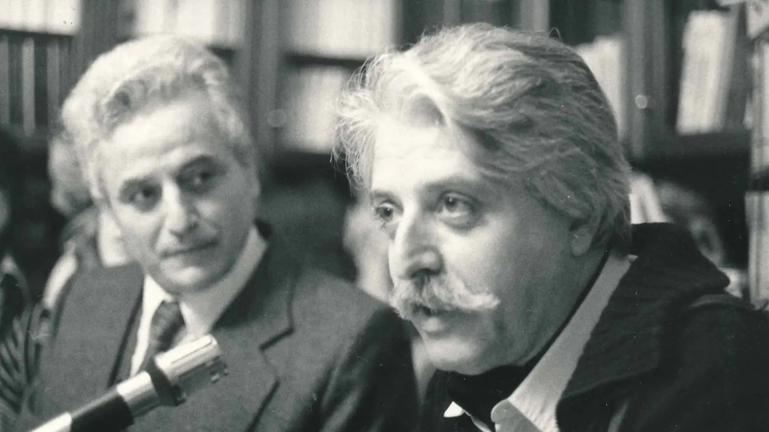 Giorgio Torelli (a destra) in una foto del 1980 Giorgio Torelli (a destra) in una foto del 1980