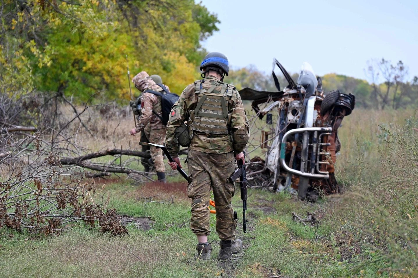 Soldati ucraini nella regione di Kharkiv (Ansa)