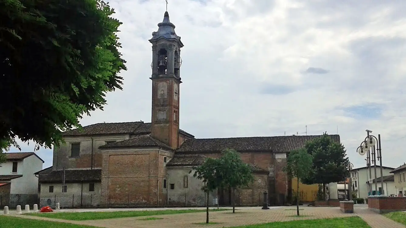 La chiesa parrocchiale della Natività di Maria Vergine a Travacò Siccomario La chiesa parrocchiale della Natività di Maria Vergine a Travacò Siccomario