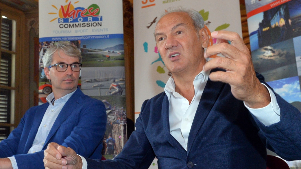 Il sindaco Davide Galimberti con Renzo Oldani, presidente della società ciclistica Alfredo