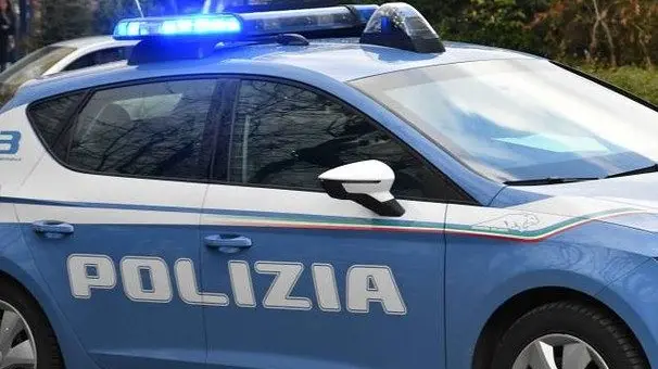 Una pattuglia della polizia Una pattuglia della polizia