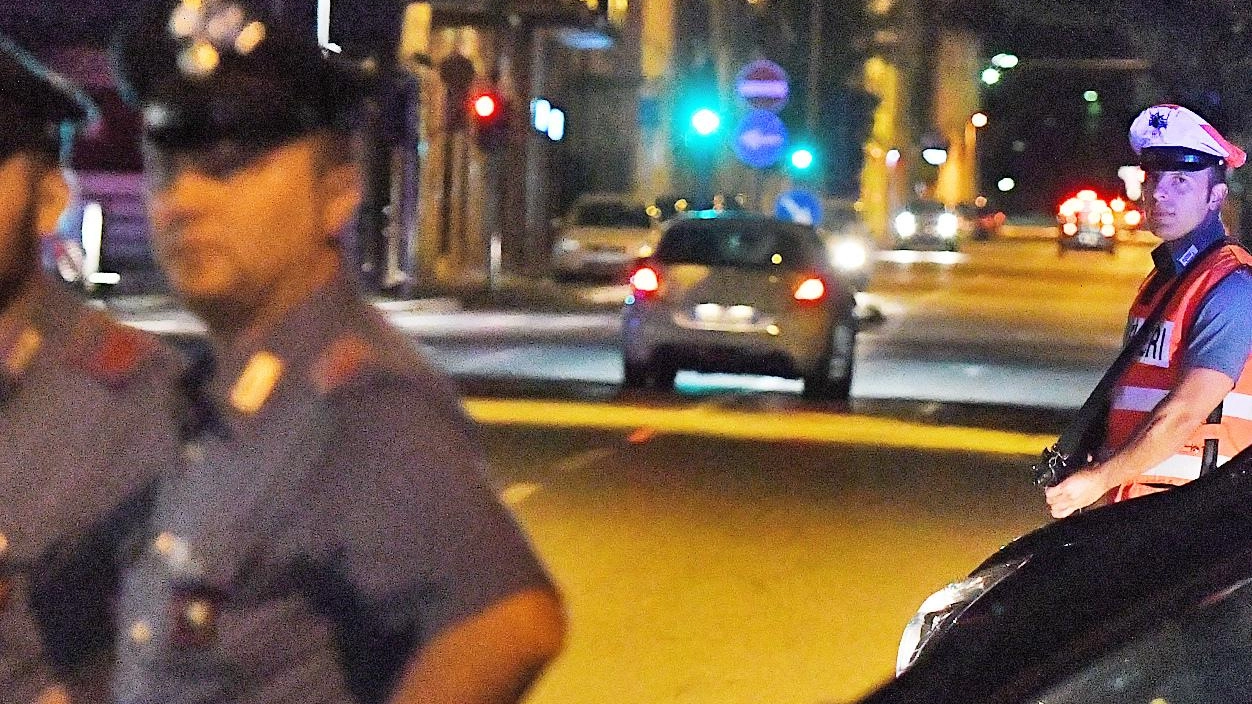 Controlli a Milano: minorenne arrestato per rapina nella movida
Controlli a Milano: minorenne arrestato per rapina nella movida