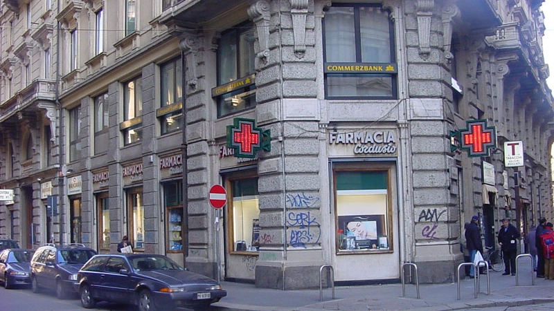 La storica farmacia Cordusio, aperta dal dopoguerra, si è dovuta trasferire 