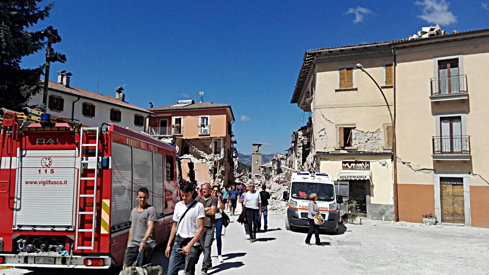 I soccorsi per il terremoto nel centro Italia