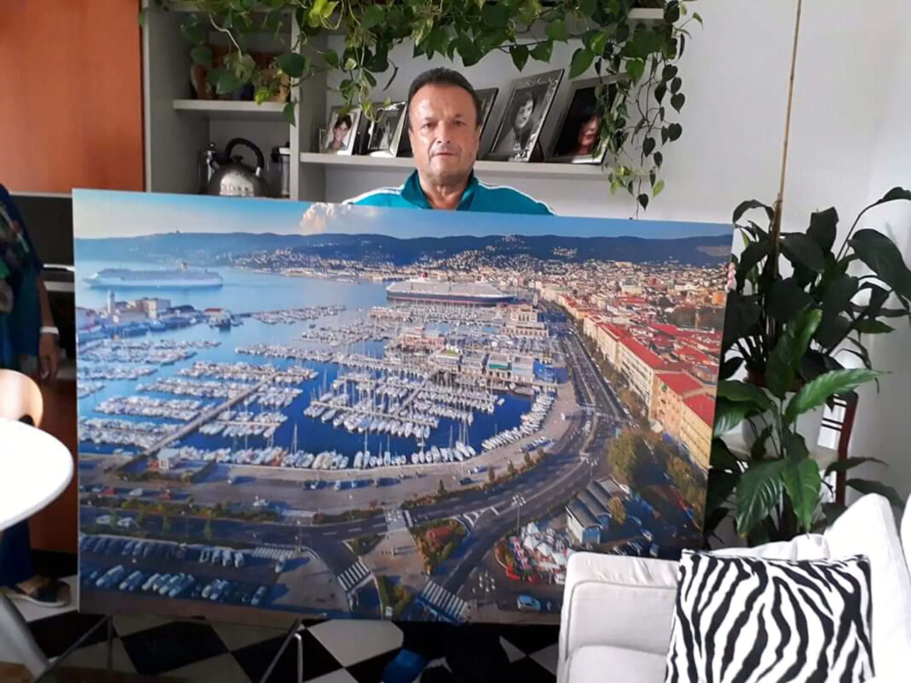 La cartolina compie 150 anni, il collezionista: "Ne ho più di mezzo milione"