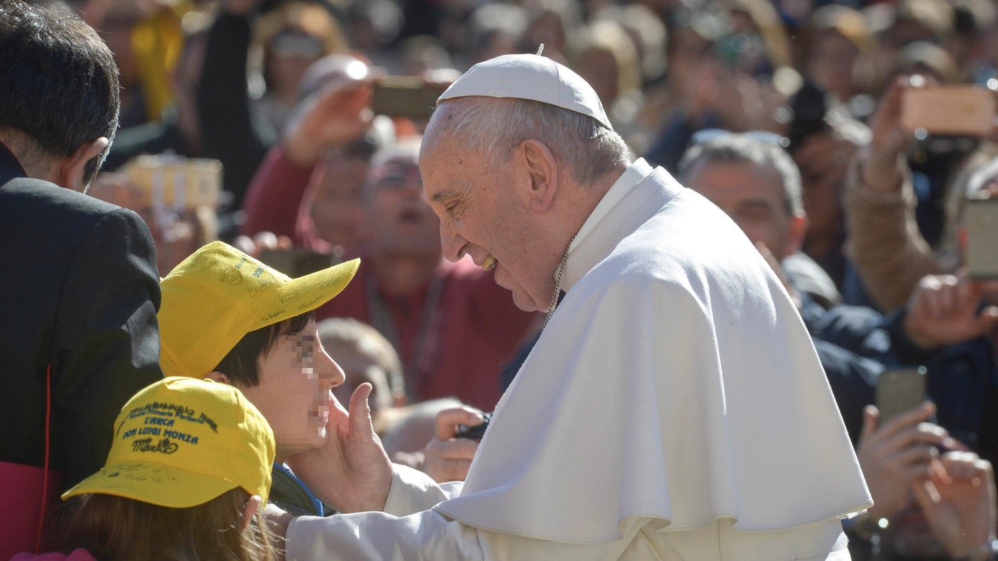 Papa Francesco con i bambini dell'Arca di Legnano