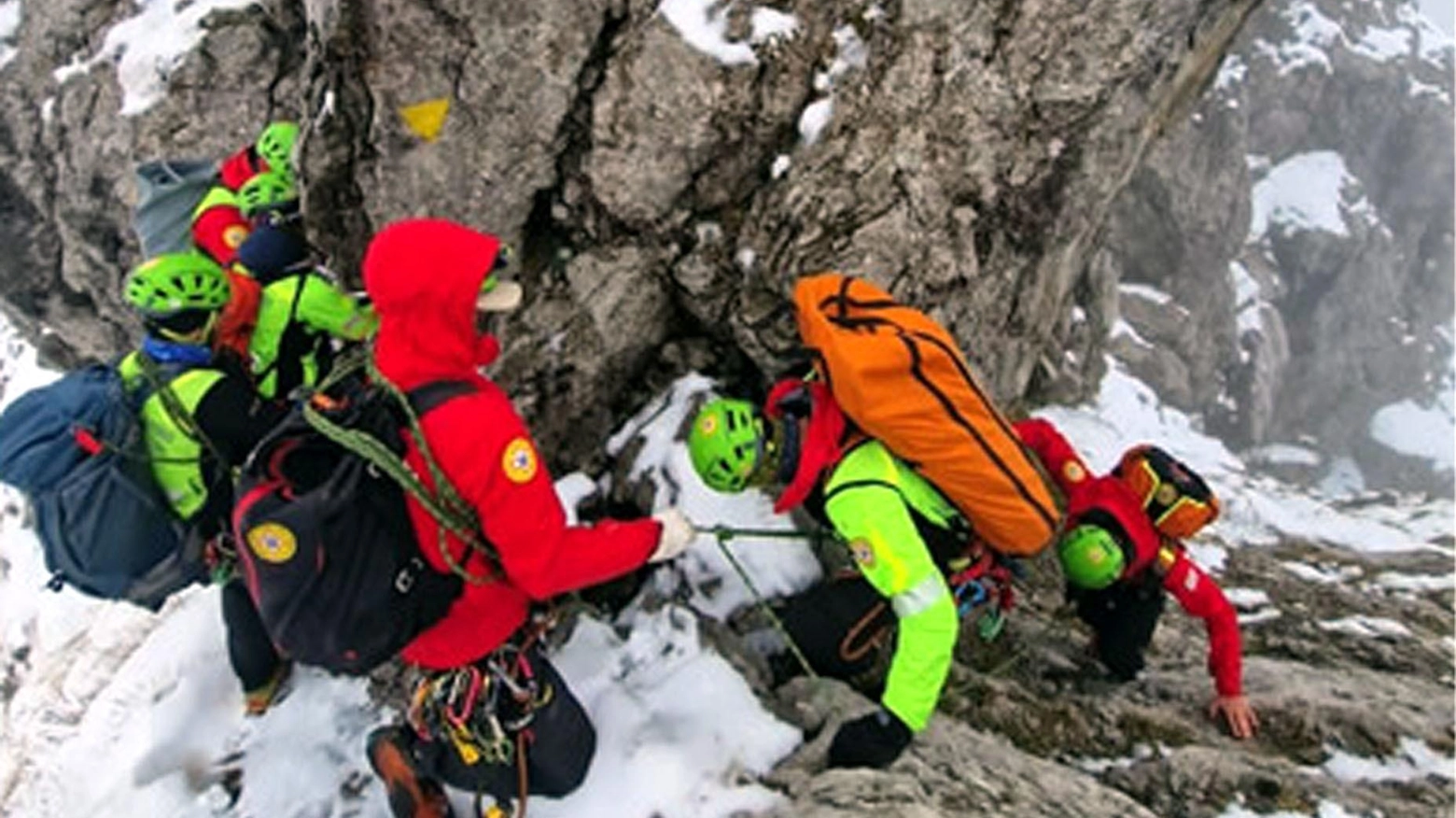 Lecco, il Soccorso alpino mette in guardia chi si avventura in quota attratto solo da belle immagini postate in buona fede sui social .