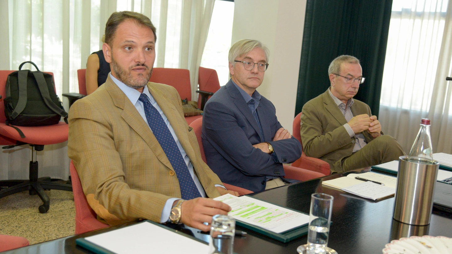 Da sinistra, Pierfrancesco Cecchi, presidente della Camera di Commercio di Lodi, con Aldo Ceriotti e Renato Montalbetti
