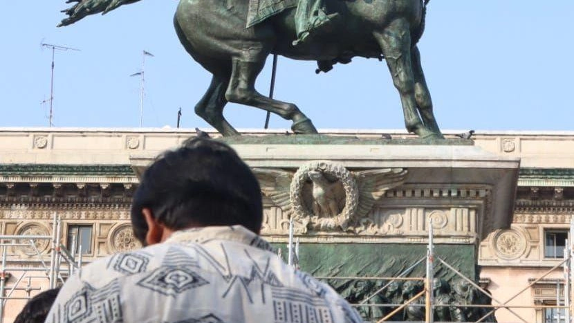 Statua ripulita sette mesi dopo il blitz ecologista