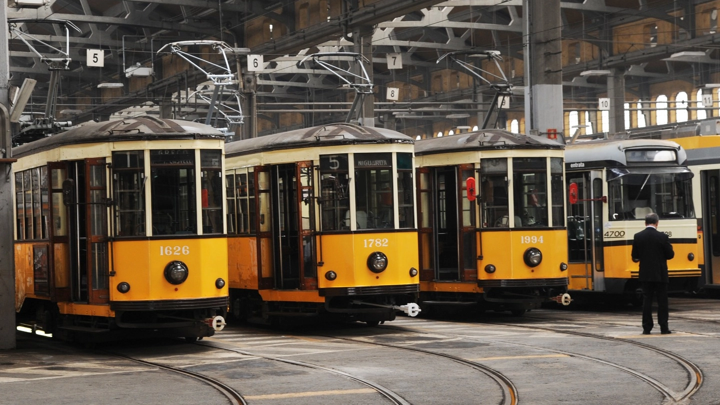 Tram a Milano in una foto di archivio