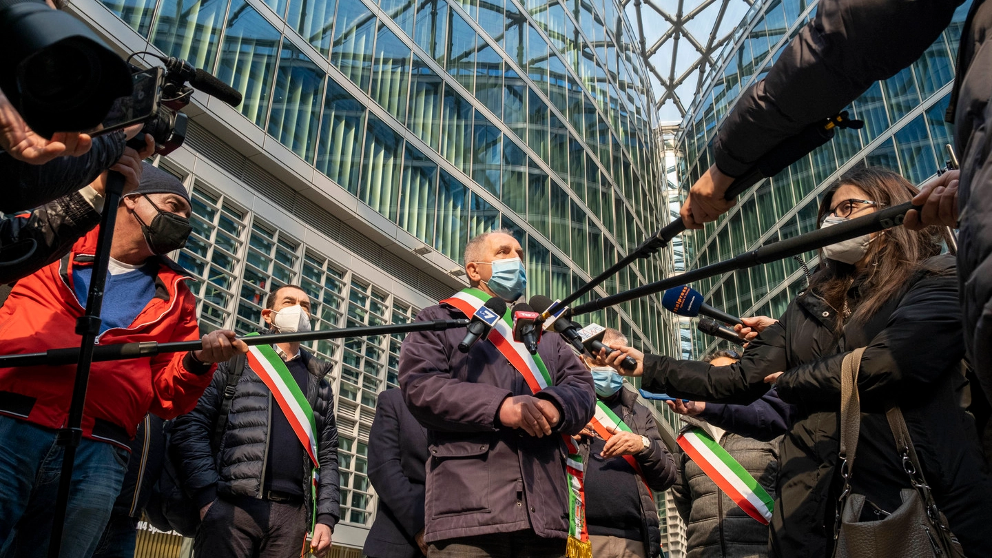 Sindaci in protesta a Milano