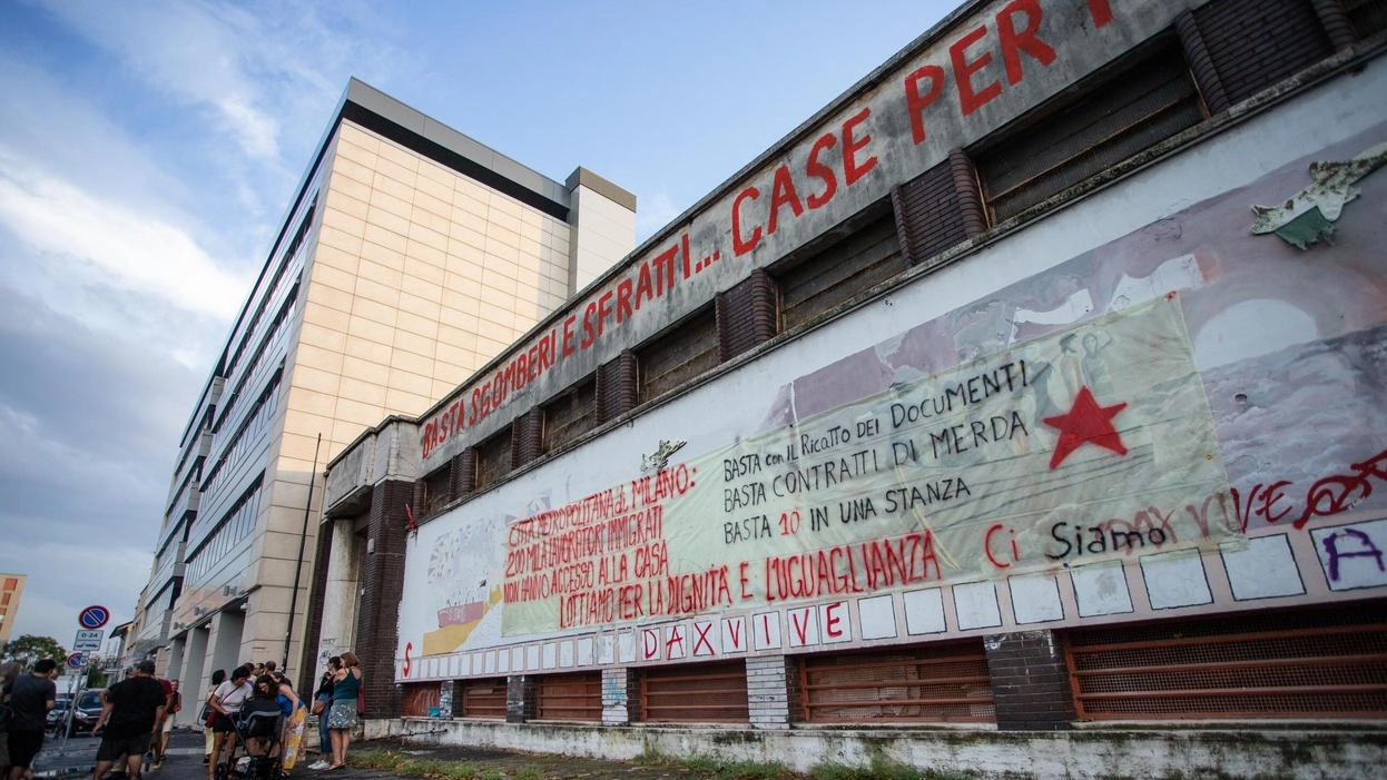 Tutti fuori a fine mese Poi il via ai cantieri E FdI va all’attacco: "Allarme sicurezza" Tutti fuori a fine mese Poi il via ai cantieri E FdI va all’attacco: "Allarme sicurezza"