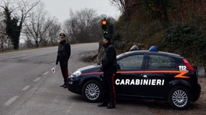 I carabinieri di Mantova durante i controlli