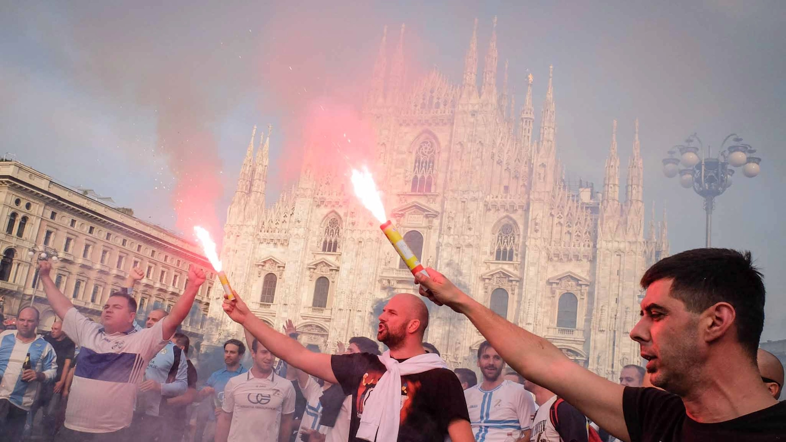 Tifosi croati in piazza Duomo