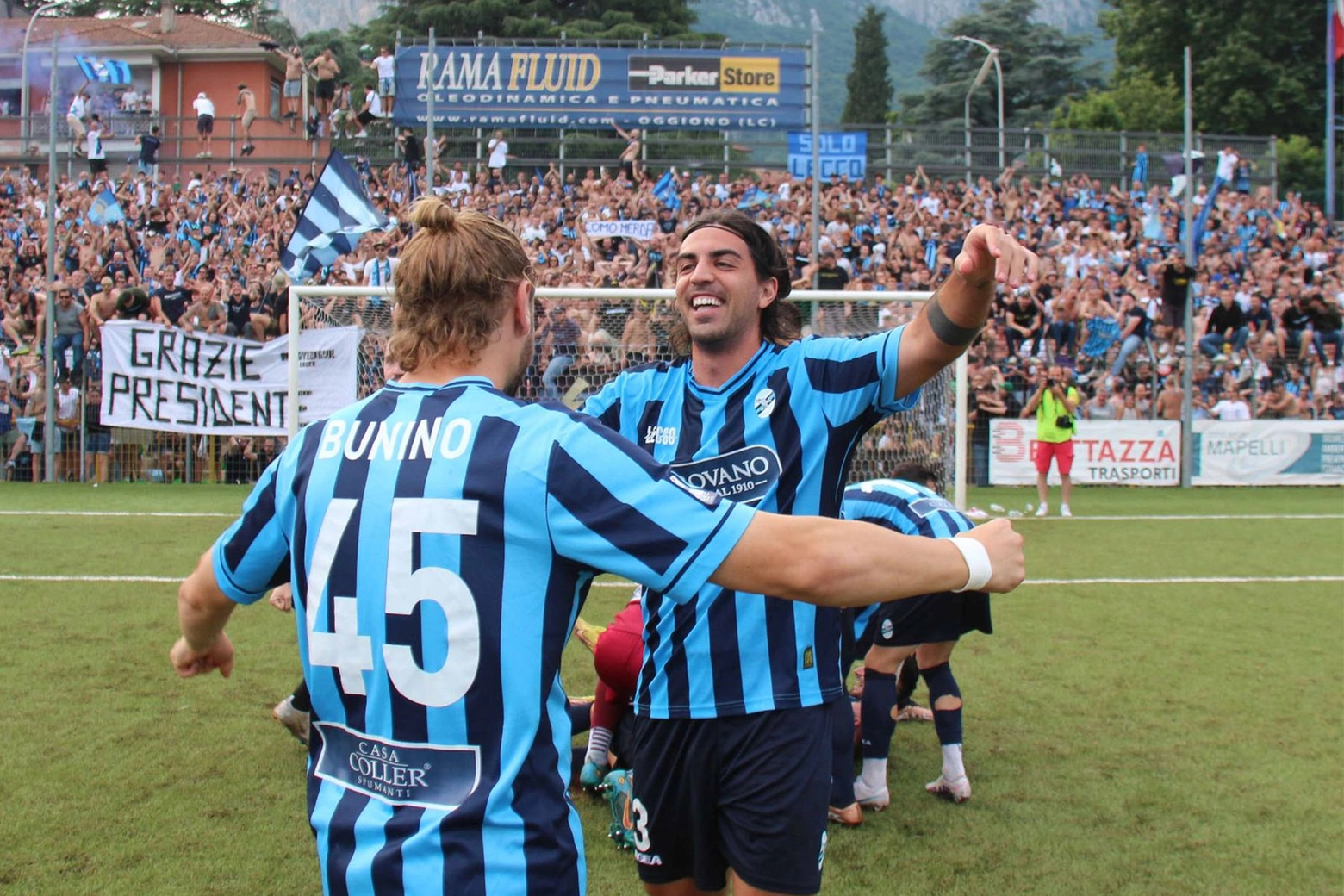 Christin Maldini, 27 anni, festeggia con la maglia bluceleste la promozione in serie B conquistata con il Lecco