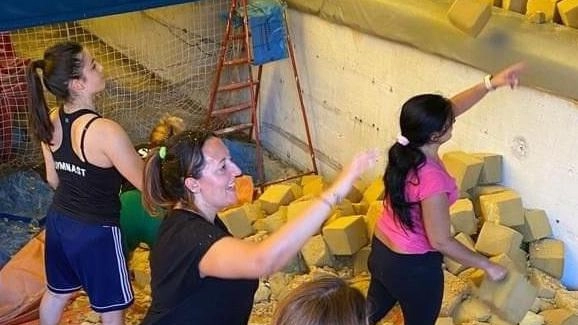 Tutti al lavoro: "Ma la palestra va ristrutturata"