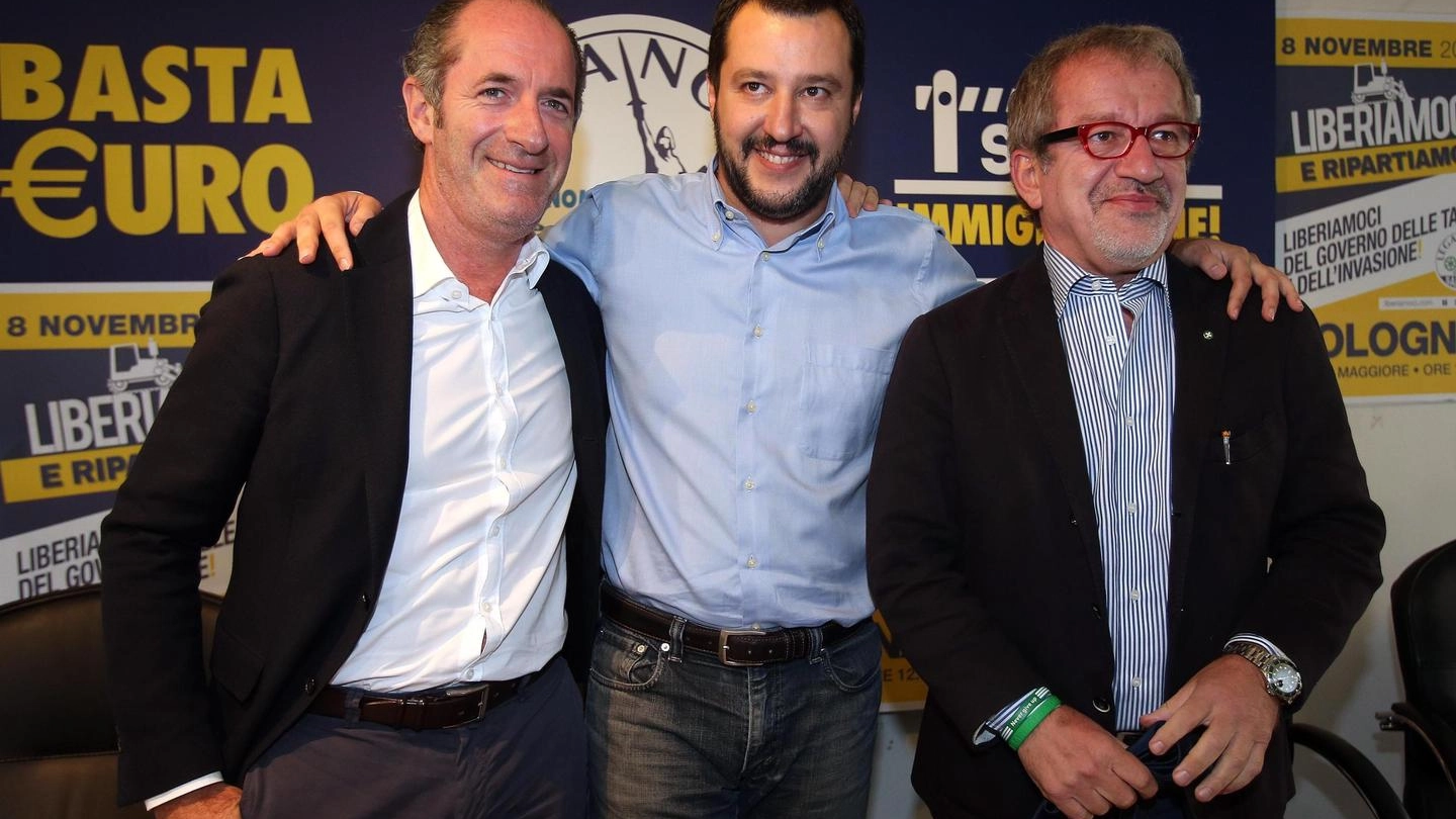 Luca Zaia, Matteo Salvini e Roberto Maroni al consiglio federale a Milano