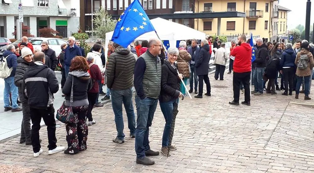 Calolziocorte protesta contro le ''zone rosse'' per i migranti: ''Non siamo razzisti''