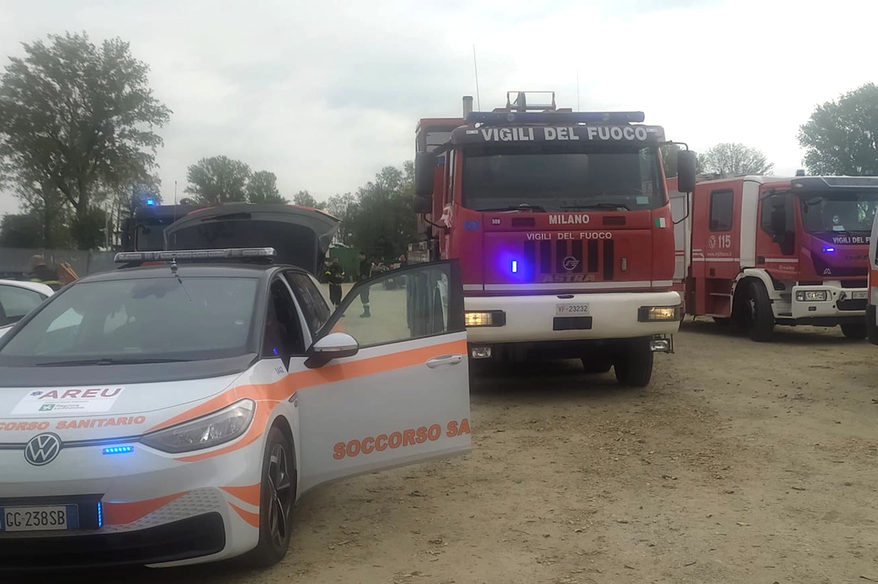 I soccorsi sul luogo dell'incidente a Opera