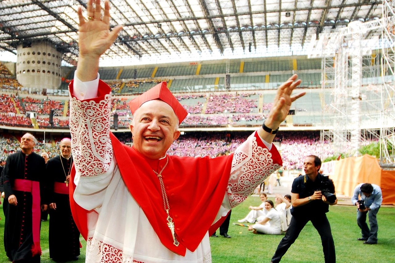 Tettamanzi nell’incontro con i bambini e ragazzi milanesi  a San Siro