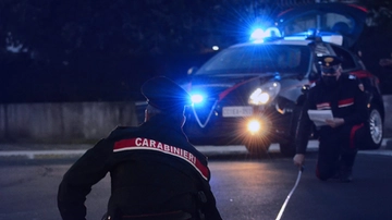 Pestato, accoltellato e lasciato in fin di vita a Capodanno: arrestati tre minorenni e un ventenne
