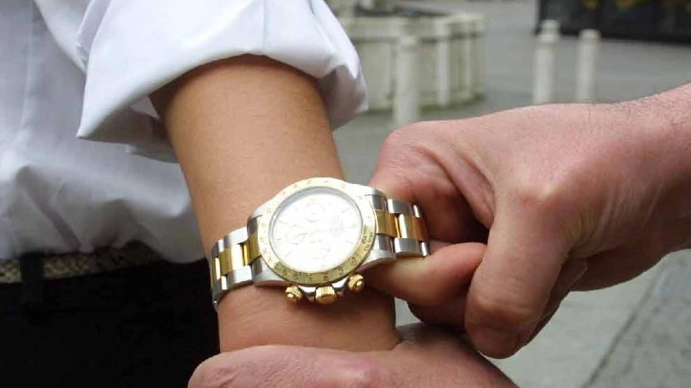 rapina orologio di valore rapina orologio di valore