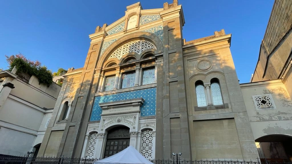 La facciata della sinagoga di Milano