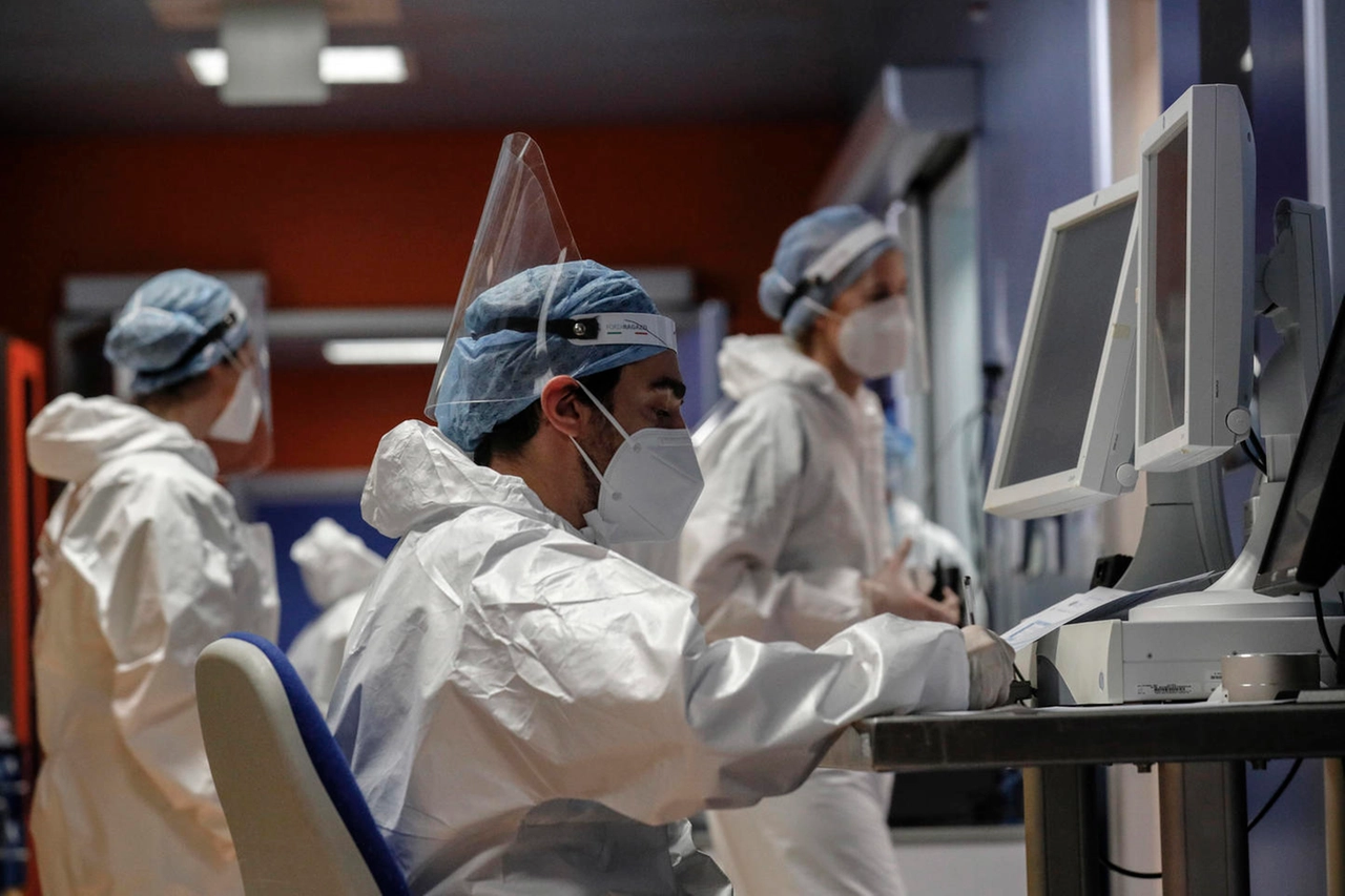 Continua la risalita di nuovi casi di Covid in Italia