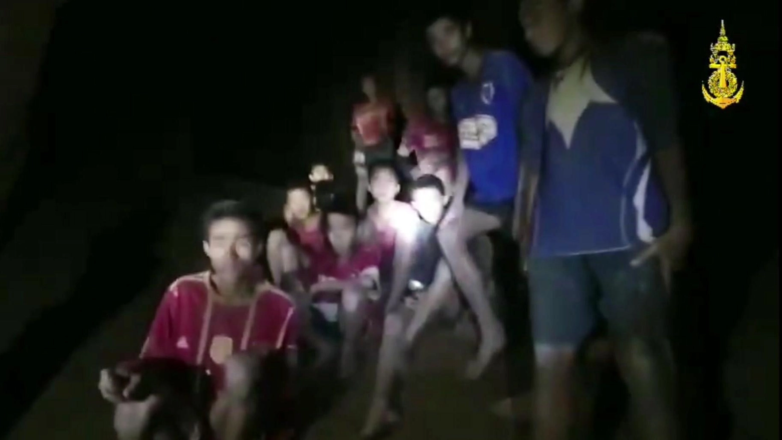 I bambini ripresi nella grotta Tham Luang in Thailandia (Ansa)