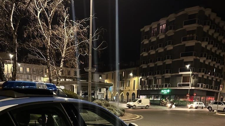 Affamato di soldi maltratta il padre cardiopatico, finisce in manette Affamato di soldi maltratta il padre cardiopatico, finisce in manette
