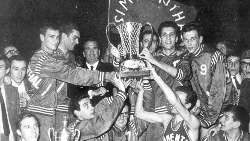 La festa dell'Olimpia in occasione della prima Coppa Campioni