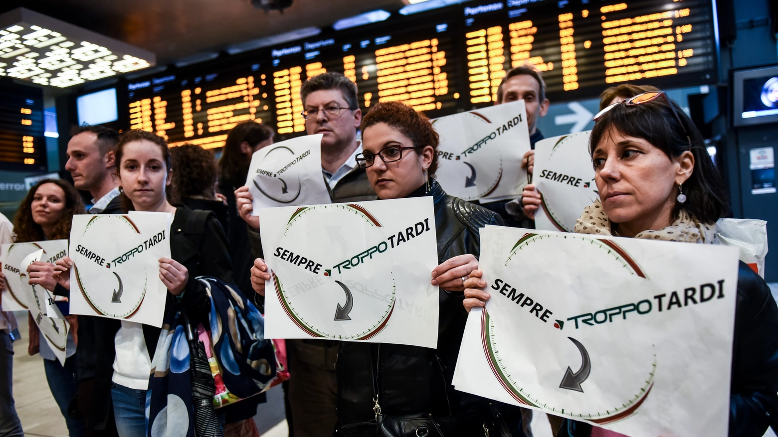 La protesta dei pendolari lombardi (La Presse)