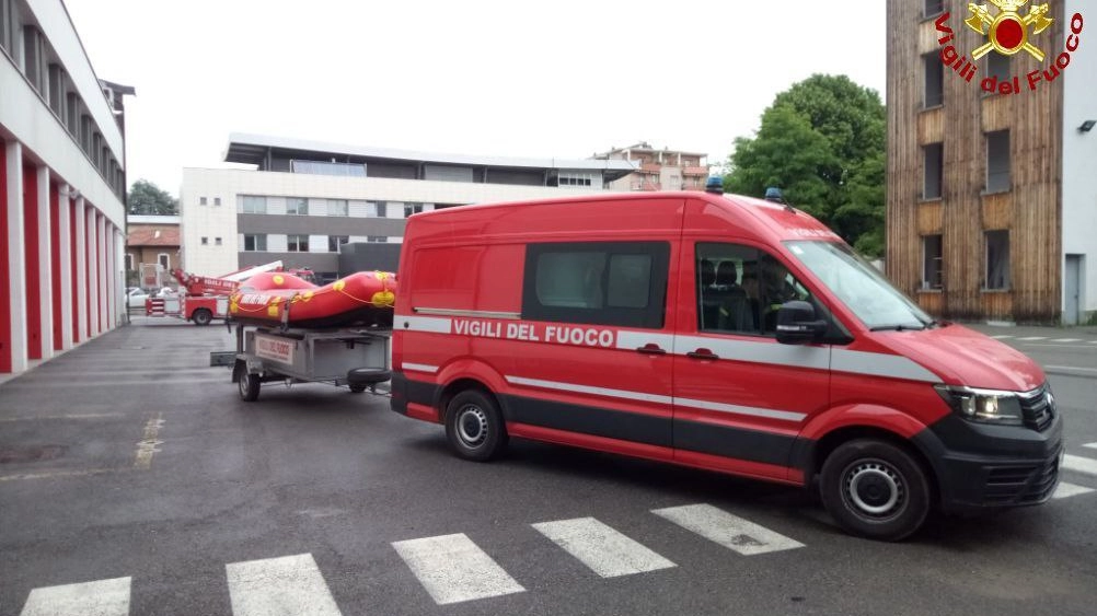 Vigili del fuoco di Monza partiti per l'Emilia Romagna Vigili del fuoco di Monza partiti per l'Emilia Romagna