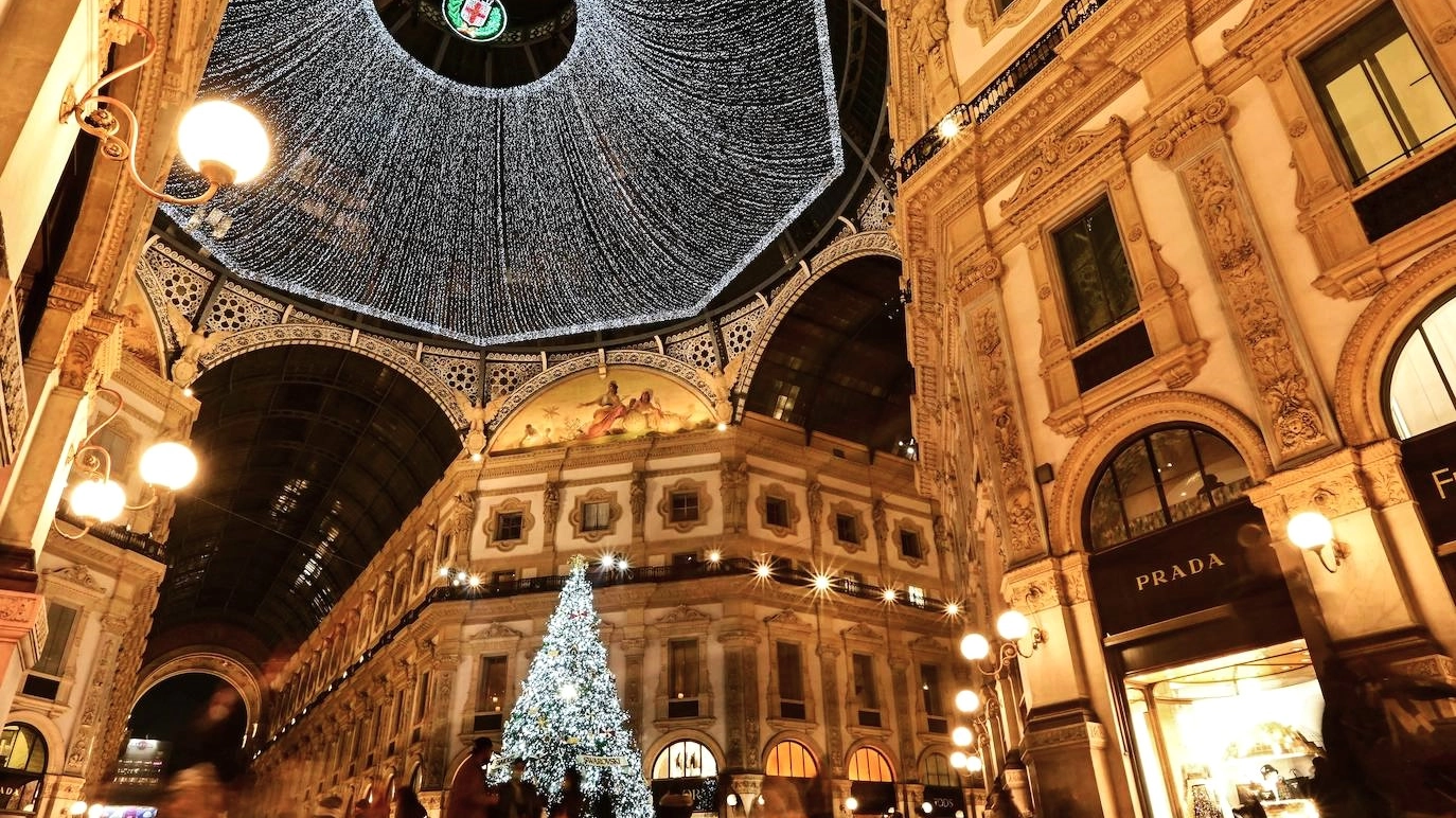 L'albero di Natale in Galleria Vittorio Emanuele II a Milano