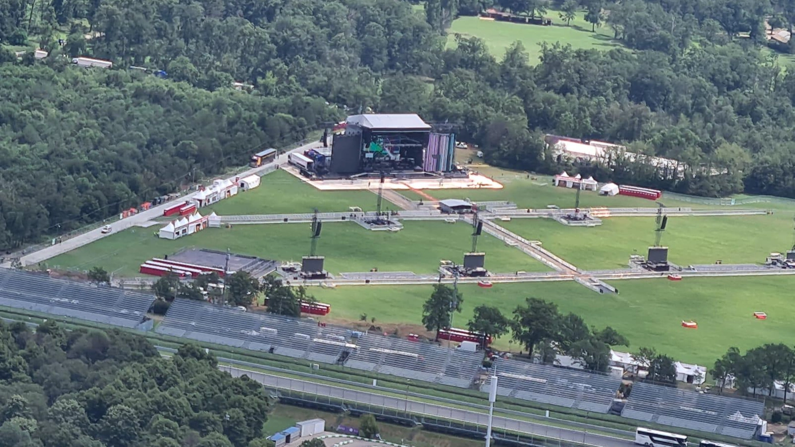 Foto aerea del palco di Bruce Springsteen al Parco di Monza