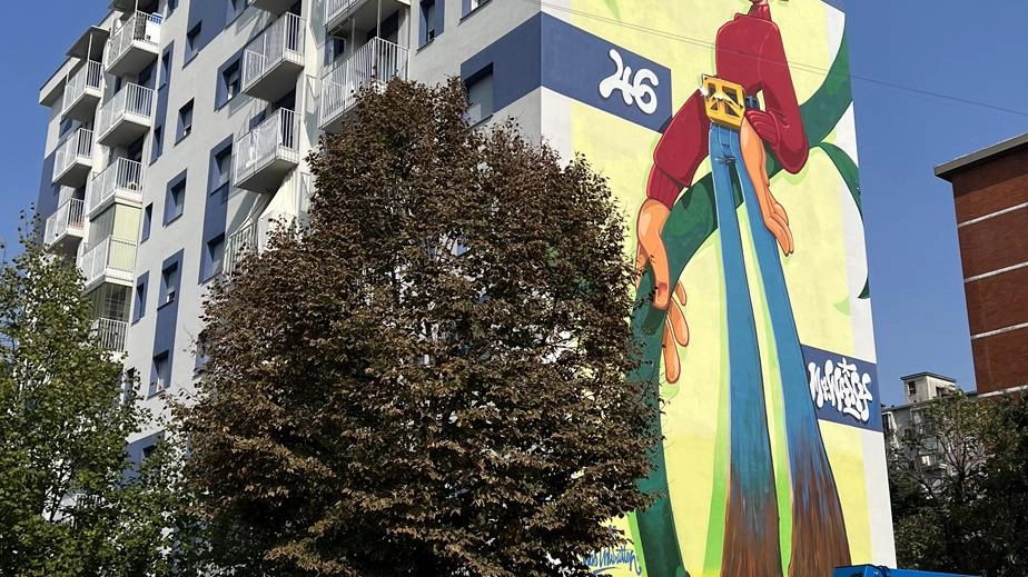 La street art illumina i palazzi Aler. Mr. Wany firma un murale di 35 metri La street art illumina i palazzi Aler. Mr. Wany firma un murale di 35 metri