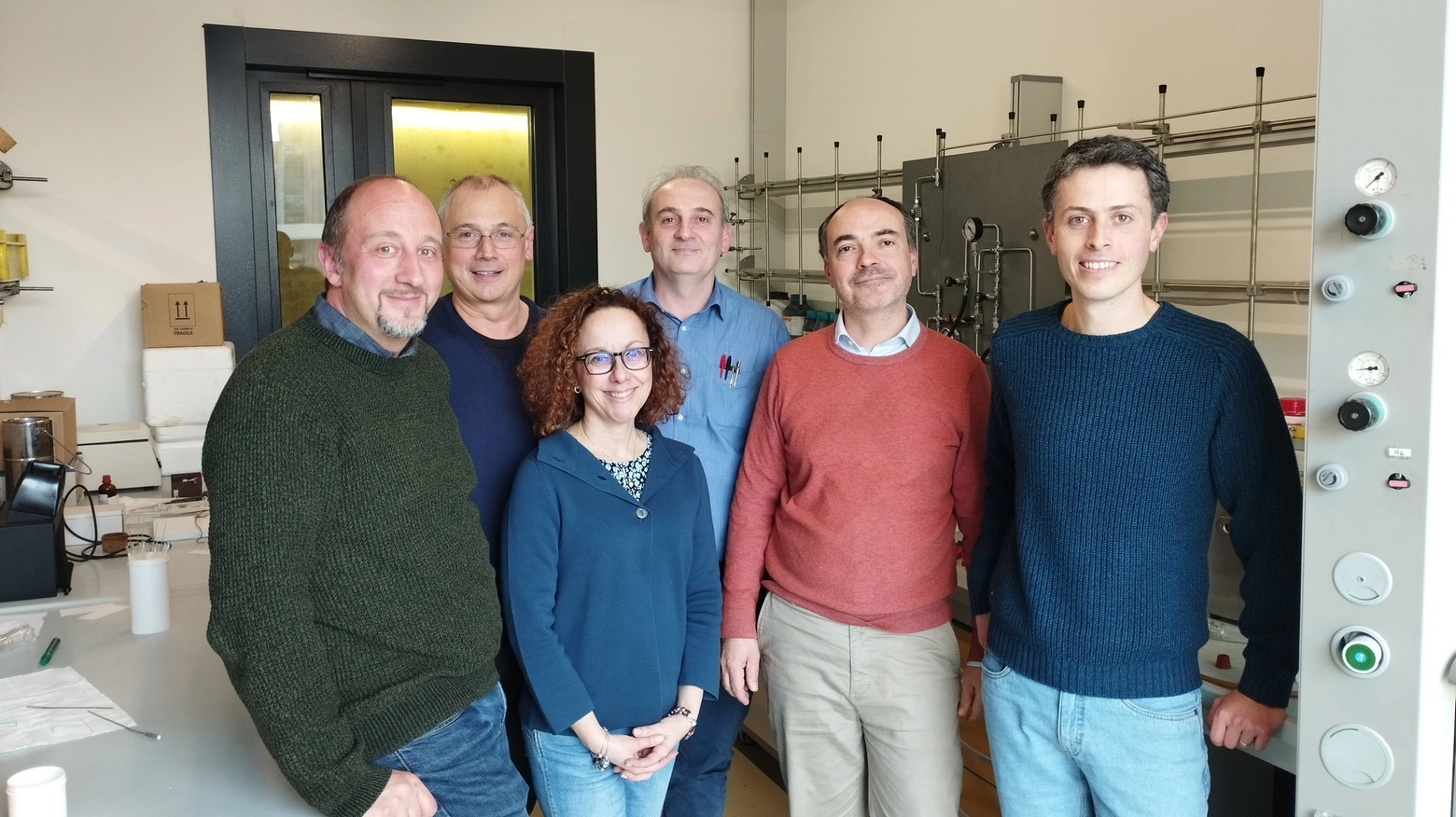 Il team dell'Insubria che ha scoperto il nuovo polimero Il team dell'Insubria che ha scoperto il nuovo polimero