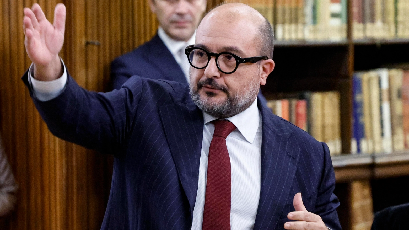 San Siro, il ministro a gamba tesa: "Non ci sono vincoli, il sindaco decida cosa farci"
