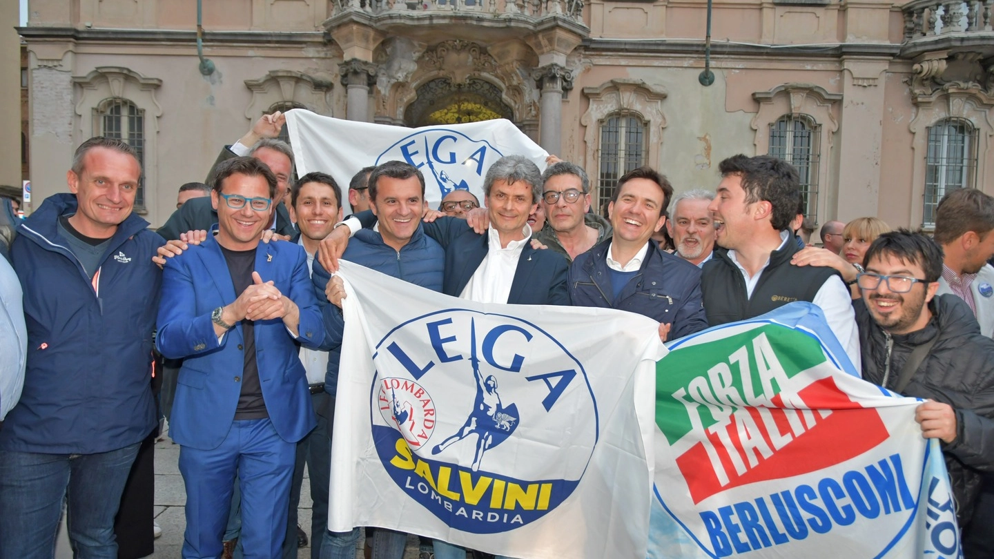 Centrodestra in festa per l'elezione di Fabrizio Fracassi (Torres)