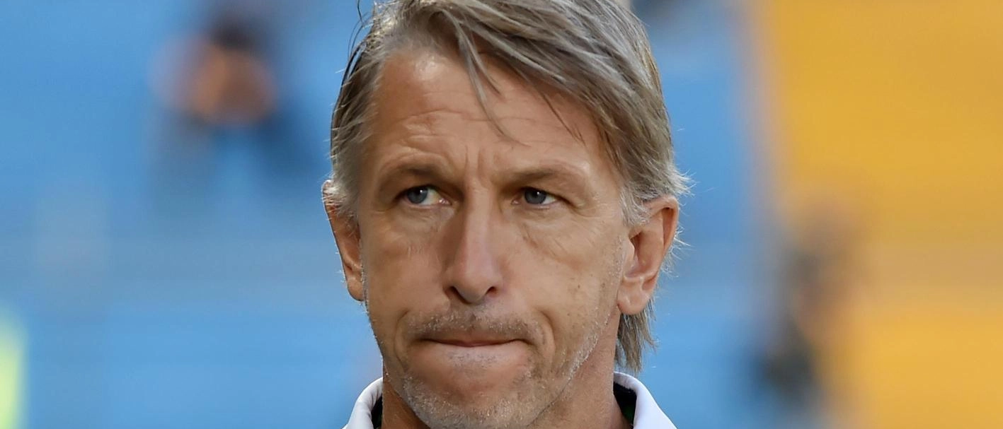 La FeralpiSalò affronta una difficile serie B, con 8 partite disputate e 15 reti al passivo. La formazione gardesana deve trovare una "scossa" per cambiare il suo percorso sul campo, con il derby di venerdì contro il Brescia che potrebbe costare la panchina a mister Vecchi.