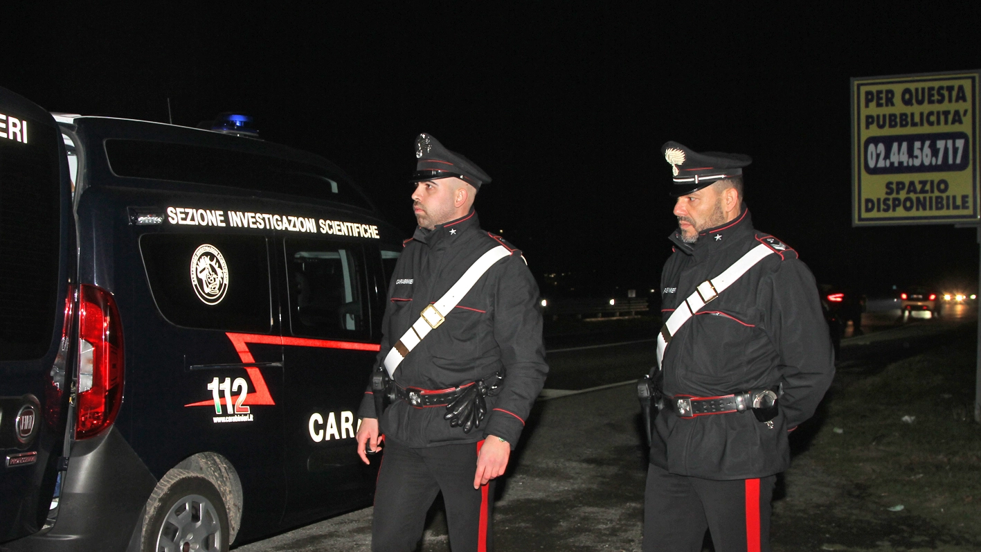 I carabinieri sul luogo dello stupro