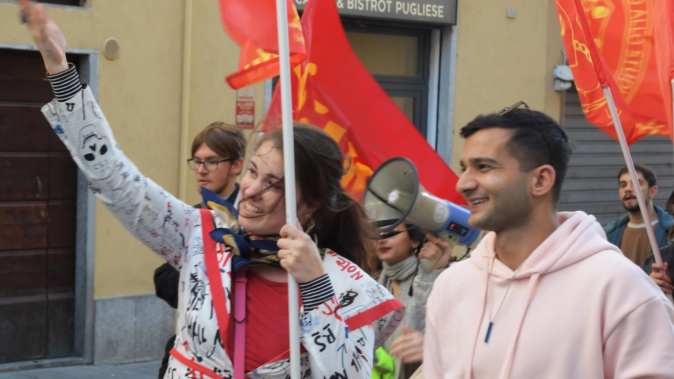 La manifestazione di Udu Pavia ha sfilato da piazzale Ghinaglia al cortile dell’Ateneo La manifestazione di Udu Pavia ha sfilato da piazzale Ghinaglia al cortile dell’Ateneo