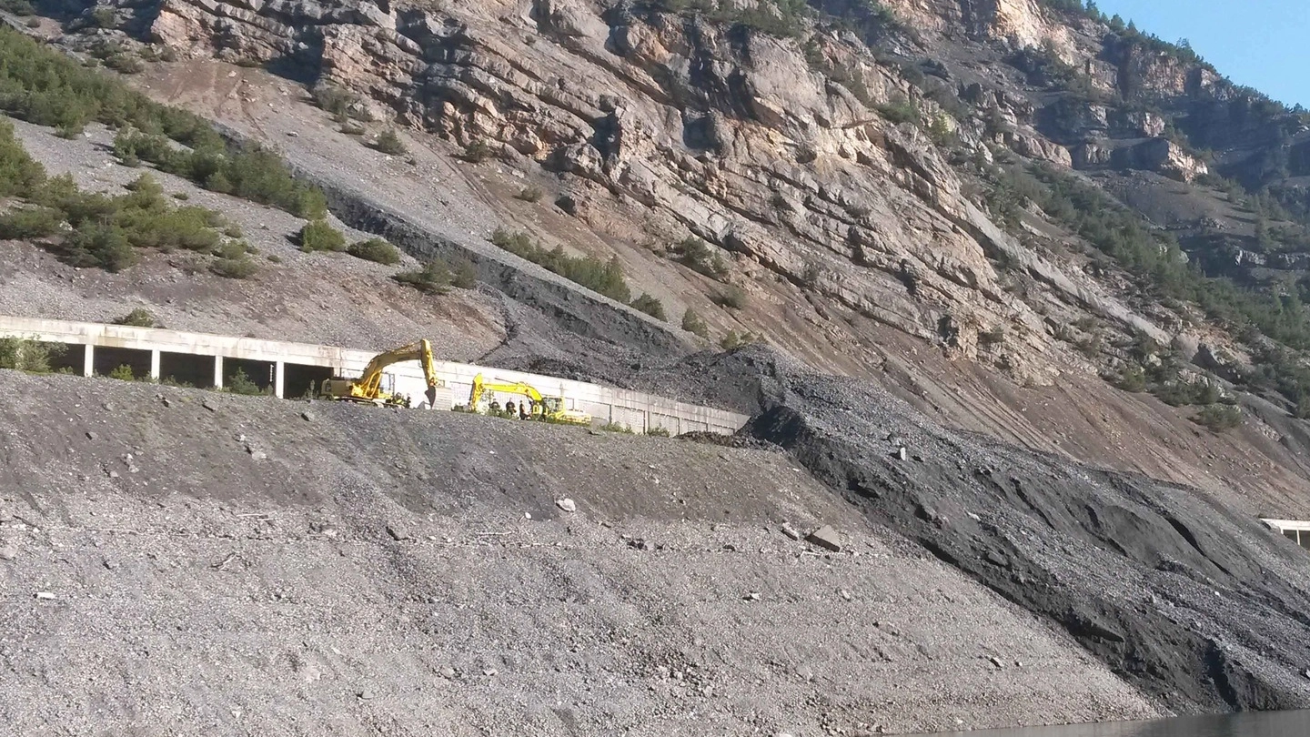 Il crollo di 15mila metri cubi di terra a Livigno