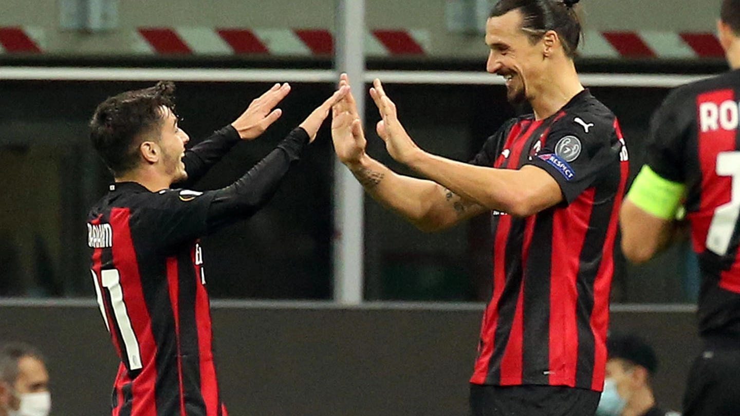 Brahim Diaz e Zlatan Ibrahimovic festeggiano dopo il gol (Ansa)