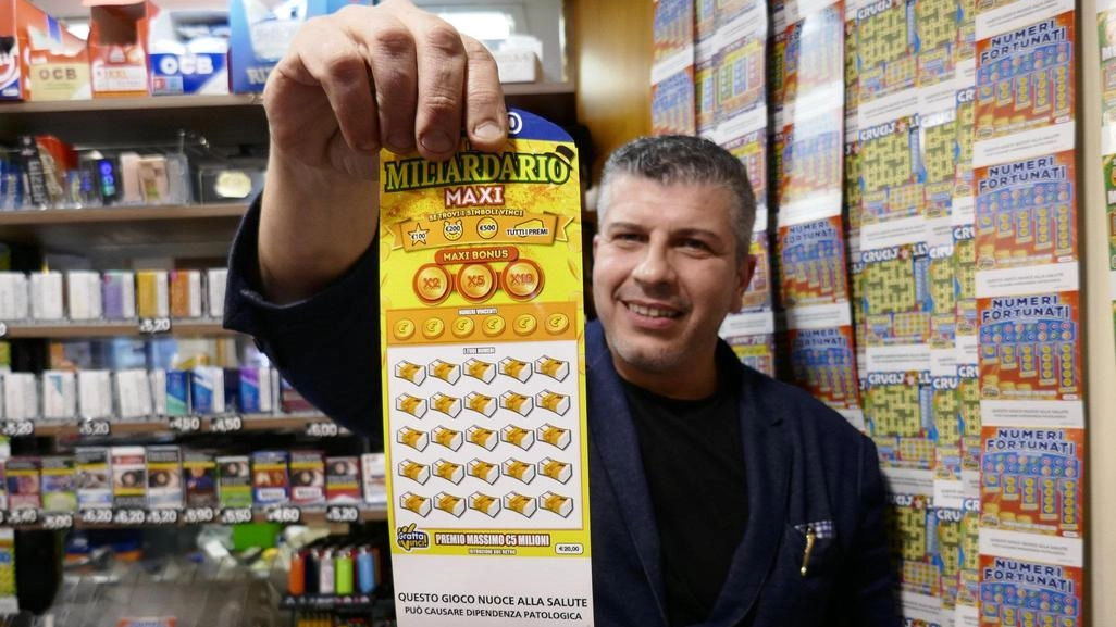 La dea bendata bacia Gallarate  Gratta e vinci da record. Torna a casa dal bar con 6 milioni
