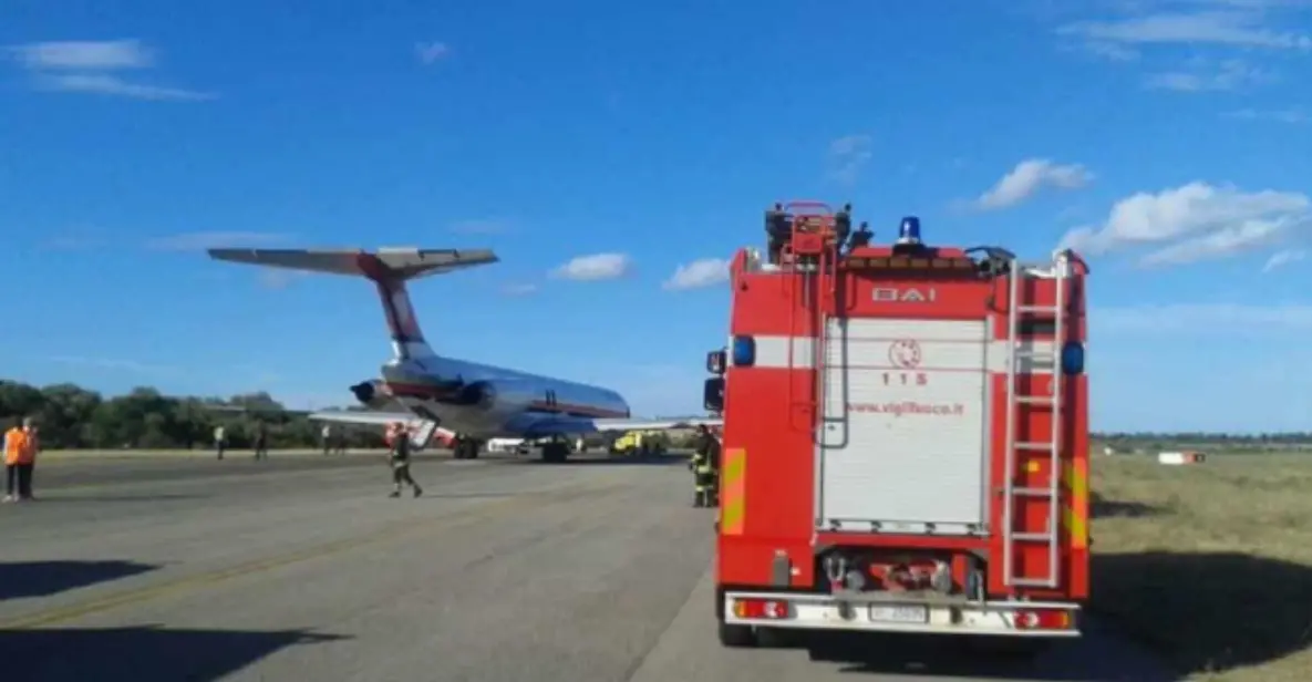 Aereo privato parte da Milano e perde carburante: atterraggio d’emergenza a Palermo