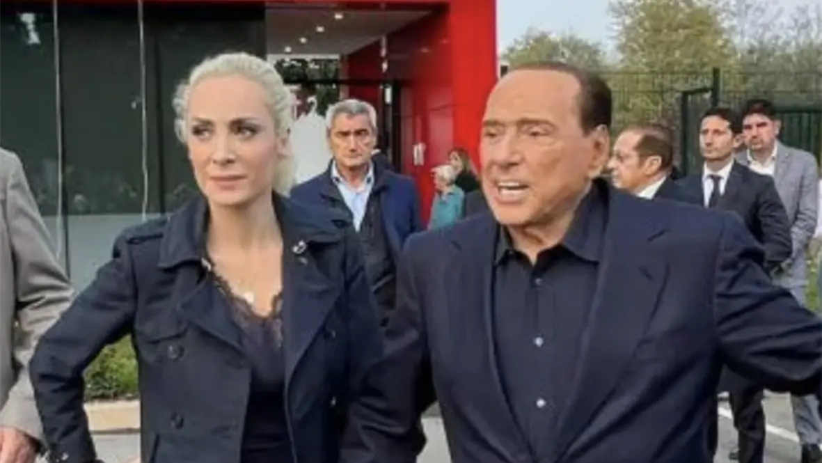 Silvio Berluscono con la compagna Marta Fascina