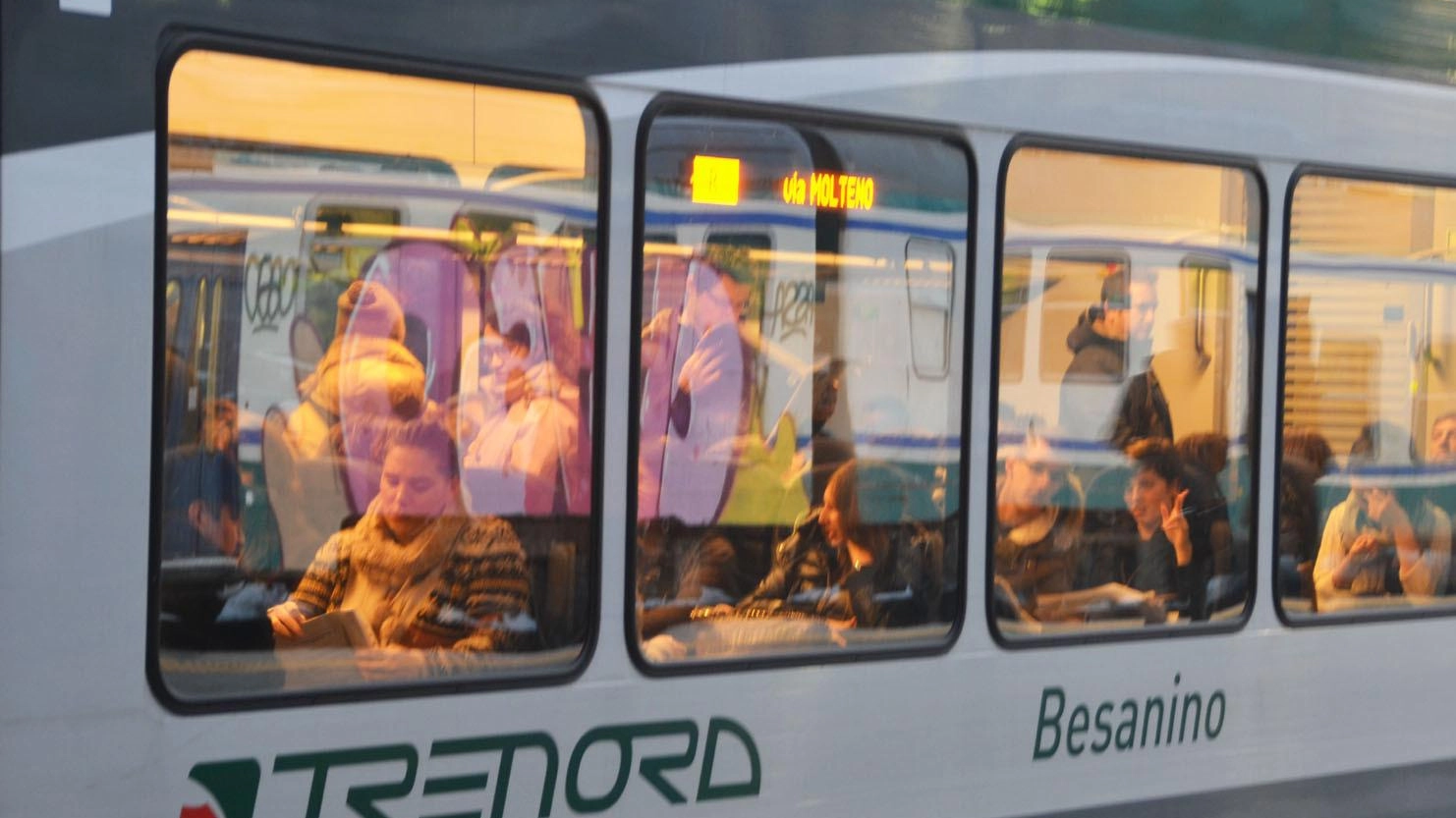 "Ferie in Lombardia: lavori sulla linea Lecco-Besanino fino al 27 agosto"
"Ferie in Lombardia: lavori sulla linea Lecco-Besanino fino al 27 agosto"