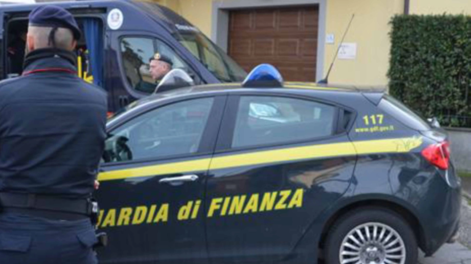 Controlli della Guardia di Finanza (Archivio) Controlli della Guardia di Finanza (Archivio)
